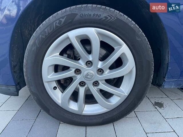 Синій Рено Меган, об'ємом двигуна 1.6 л та пробігом 211 тис. км за 7250 $, фото 44 на Automoto.ua