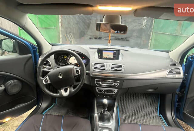 Синий Рено Меган, объемом двигателя 1.46 л и пробегом 247 тыс. км за 7800 $, фото 12 на Automoto.ua