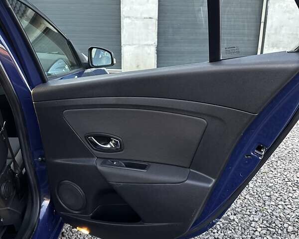 Синій Рено Меган, об'ємом двигуна 1.6 л та пробігом 211 тис. км за 7300 $, фото 21 на Automoto.ua