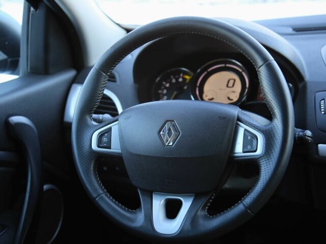 Синій Рено Меган, об'ємом двигуна 1.4 л та пробігом 213 тис. км за 8400 $, фото 13 на Automoto.ua