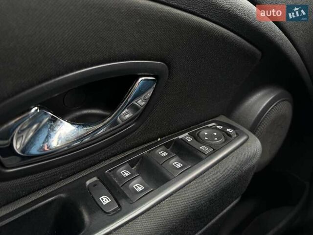 Синій Рено Меган, об'ємом двигуна 1.46 л та пробігом 341 тис. км за 7490 $, фото 15 на Automoto.ua