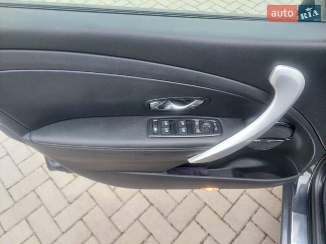 Синій Рено Меган, об'ємом двигуна 1.6 л та пробігом 247 тис. км за 9000 $, фото 6 на Automoto.ua