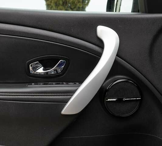 Синий Рено Меган, объемом двигателя 1.5 л и пробегом 233 тыс. км за 8199 $, фото 98 на Automoto.ua