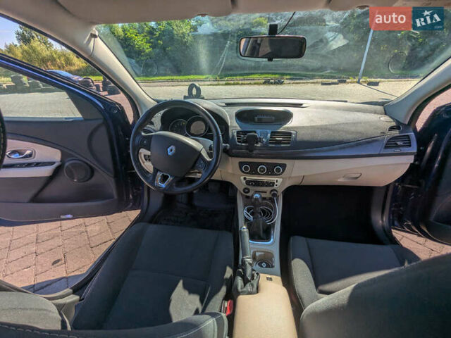 Синий Рено Меган, объемом двигателя 1.6 л и пробегом 280 тыс. км за 7500 $, фото 22 на Automoto.ua