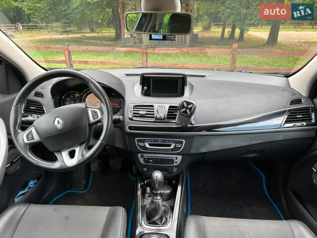 Синій Рено Меган, об'ємом двигуна 1.5 л та пробігом 287 тис. км за 7500 $, фото 6 на Automoto.ua