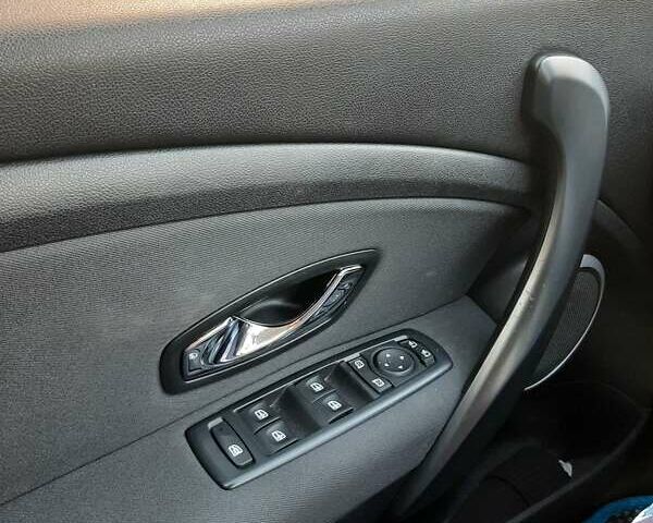 Синій Рено Меган, об'ємом двигуна 1.4 л та пробігом 214 тис. км за 7700 $, фото 13 на Automoto.ua