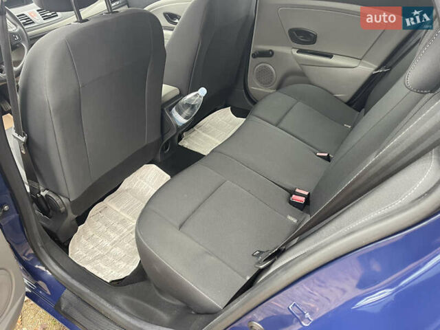 Синий Рено Меган, объемом двигателя 1.6 л и пробегом 175 тыс. км за 7500 $, фото 50 на Automoto.ua