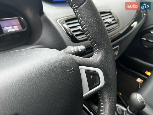 Синій Рено Меган, об'ємом двигуна 1.4 л та пробігом 238 тис. км за 6950 $, фото 49 на Automoto.ua