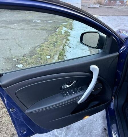 Синій Рено Меган, об'ємом двигуна 1.46 л та пробігом 265 тис. км за 8200 $, фото 11 на Automoto.ua