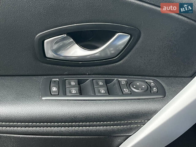 Синий Рено Меган, объемом двигателя 1.4 л и пробегом 238 тыс. км за 6950 $, фото 35 на Automoto.ua