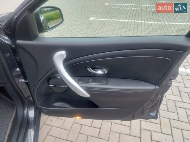 Синій Рено Меган, об'ємом двигуна 1.6 л та пробігом 247 тис. км за 9000 $, фото 7 на Automoto.ua
