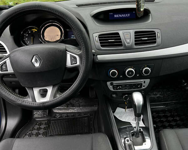 Рено Меган 2012 у Александрие на Automoto.ua Синій Рено Меган, об'ємом двигуна 1.5 л та пробігом 300 тис. км за 7400 $, фото 10 на Automoto.ua