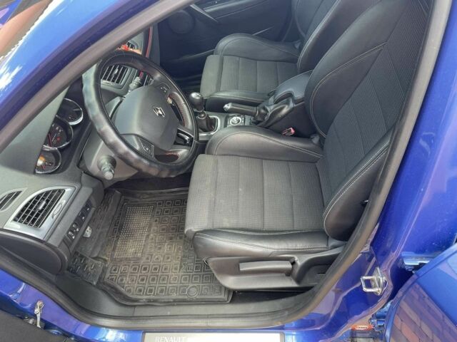 Синий Рено Меган, объемом двигателя 0 л и пробегом 240 тыс. км за 9550 $, фото 16 на Automoto.ua