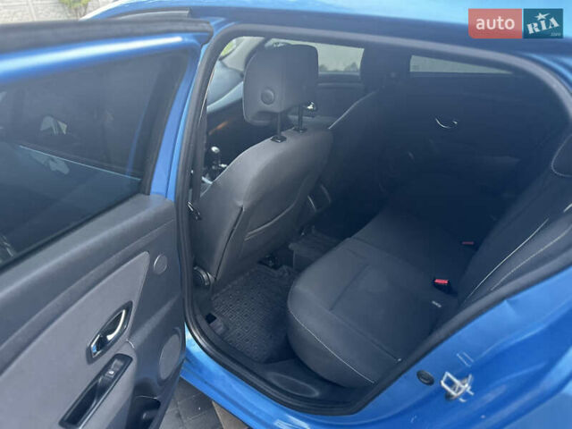 Синий Рено Меган, объемом двигателя 1.5 л и пробегом 257 тыс. км за 8600 $, фото 14 на Automoto.ua