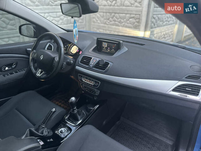 Синий Рено Меган, объемом двигателя 1.5 л и пробегом 257 тыс. км за 8600 $, фото 12 на Automoto.ua
