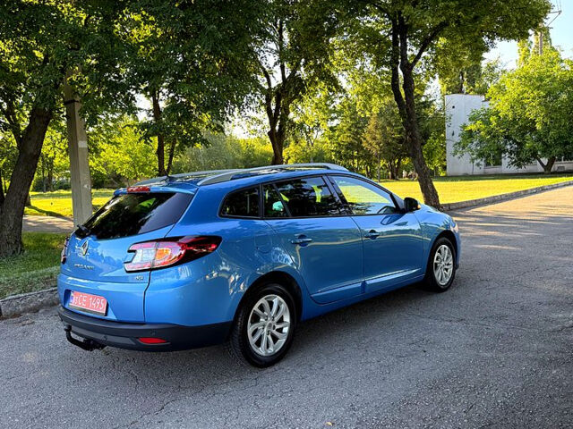 Синий Рено Меган, объемом двигателя 1.5 л и пробегом 242 тыс. км за 8850 $, фото 4 на Automoto.ua