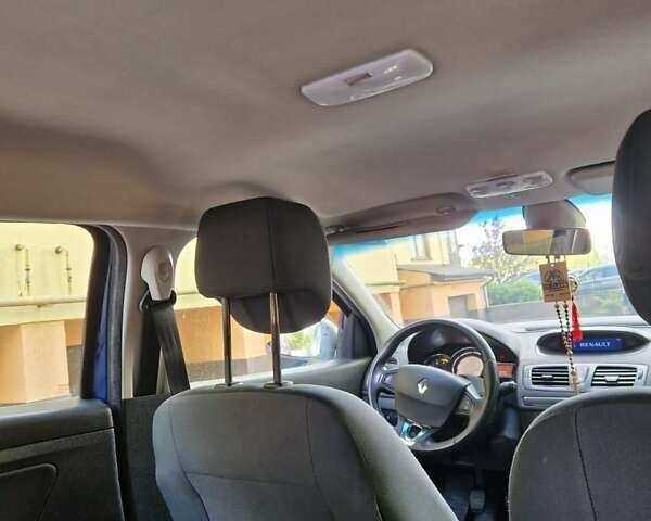 Синій Рено Меган, об'ємом двигуна 1.5 л та пробігом 195 тис. км за 7300 $, фото 3 на Automoto.ua