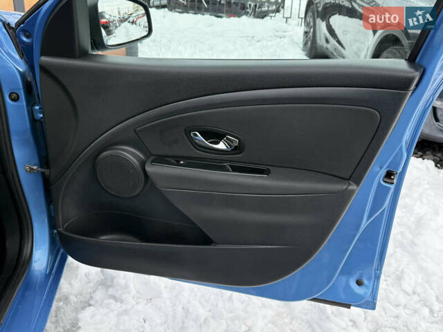 Синий Рено Меган, объемом двигателя 1.5 л и пробегом 286 тыс. км за 7800 $, фото 27 на Automoto.ua