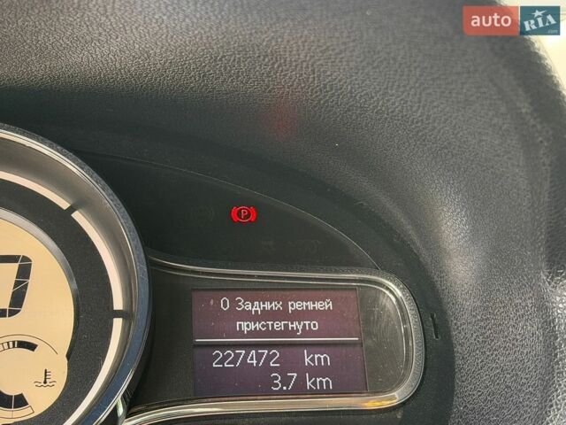 Синій Рено Меган, об'ємом двигуна 1.5 л та пробігом 227 тис. км за 8750 $, фото 112 на Automoto.ua