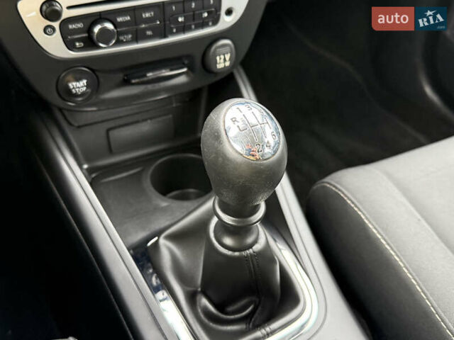 Синий Рено Меган, объемом двигателя 1.5 л и пробегом 286 тыс. км за 7800 $, фото 44 на Automoto.ua