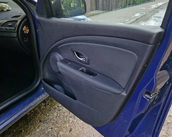 Синій Рено Меган, об'ємом двигуна 1.5 л та пробігом 195 тис. км за 7300 $, фото 5 на Automoto.ua