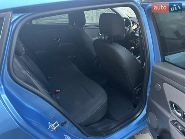Синий Рено Меган, объемом двигателя 1.5 л и пробегом 257 тыс. км за 8600 $, фото 13 на Automoto.ua