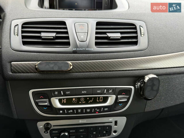 Синий Рено Меган, объемом двигателя 1.5 л и пробегом 286 тыс. км за 7800 $, фото 42 на Automoto.ua