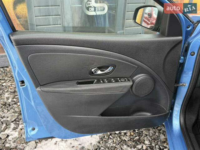 Синий Рено Меган, объемом двигателя 1.5 л и пробегом 286 тыс. км за 7800 $, фото 37 на Automoto.ua