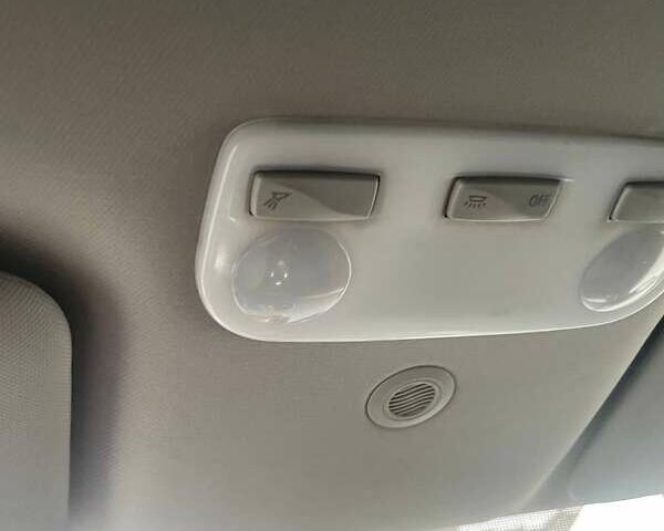 Синий Рено Меган, объемом двигателя 1.46 л и пробегом 211 тыс. км за 10000 $, фото 5 на Automoto.ua