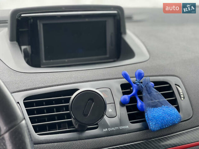 Синий Рено Меган, объемом двигателя 1.46 л и пробегом 248 тыс. км за 7999 $, фото 28 на Automoto.ua