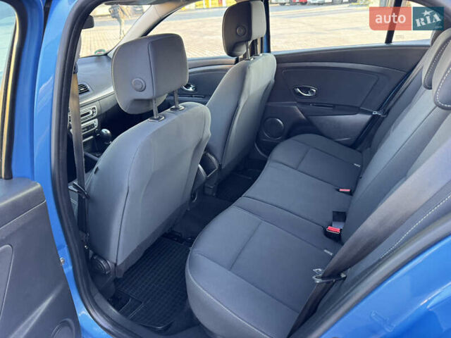 Синій Рено Меган, об'ємом двигуна 1.5 л та пробігом 209 тис. км за 10300 $, фото 23 на Automoto.ua