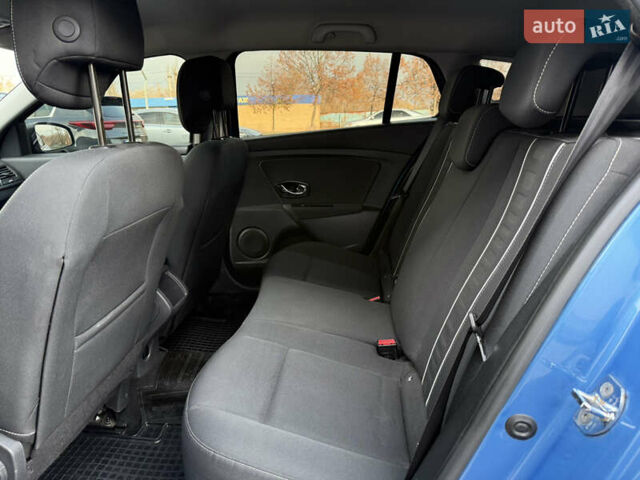 Синій Рено Меган, об'ємом двигуна 1.46 л та пробігом 195 тис. км за 8500 $, фото 15 на Automoto.ua
