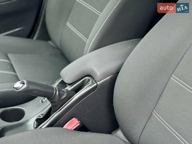 Синий Рено Меган, объемом двигателя 1.5 л и пробегом 194 тыс. км за 9300 $, фото 28 на Automoto.ua