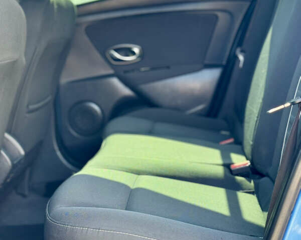 Синий Рено Меган, объемом двигателя 1.6 л и пробегом 279 тыс. км за 8650 $, фото 9 на Automoto.ua