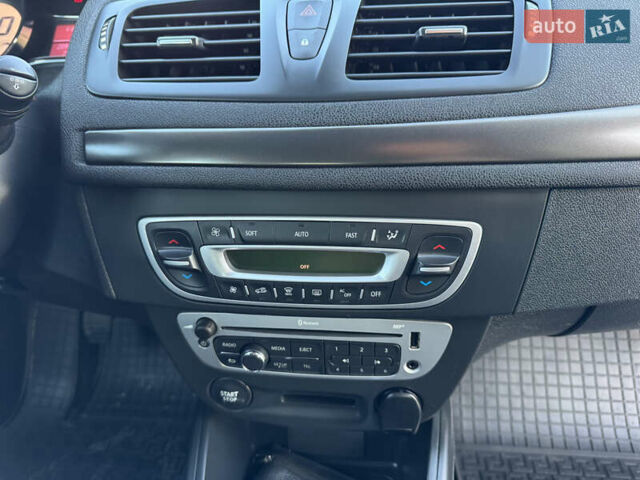 Синій Рено Меган, об'ємом двигуна 1.5 л та пробігом 209 тис. км за 10300 $, фото 34 на Automoto.ua