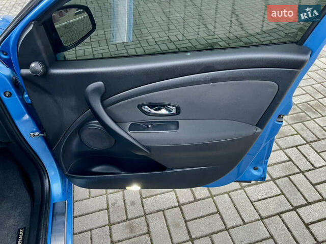 Синій Рено Меган, об'ємом двигуна 1.6 л та пробігом 280 тис. км за 7950 $, фото 40 на Automoto.ua