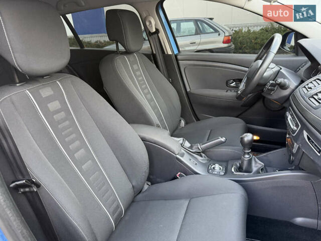 Синий Рено Меган, объемом двигателя 1.46 л и пробегом 196 тыс. км за 8000 $, фото 18 на Automoto.ua