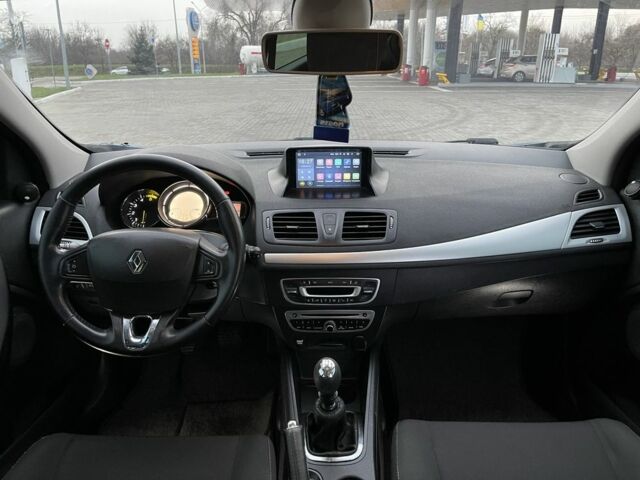 Синий Рено Меган, объемом двигателя 1.6 л и пробегом 279 тыс. км за 8350 $, фото 19 на Automoto.ua