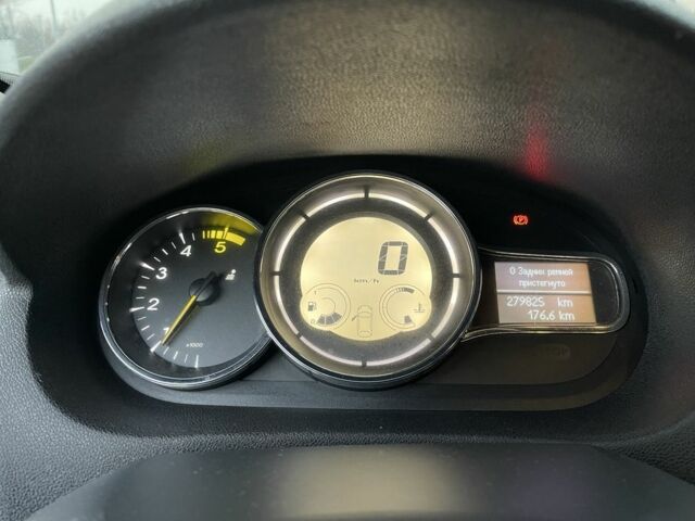 Синій Рено Меган, об'ємом двигуна 1.6 л та пробігом 280 тис. км за 7950 $, фото 13 на Automoto.ua