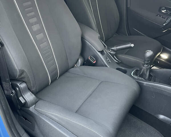 Синий Рено Меган, объемом двигателя 1.6 л и пробегом 279 тыс. км за 8350 $, фото 34 на Automoto.ua