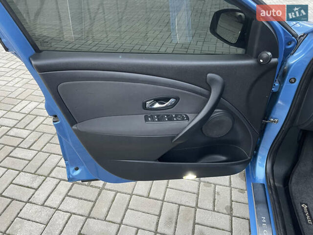 Синий Рено Меган, объемом двигателя 1.6 л и пробегом 279 тыс. км за 8350 $, фото 41 на Automoto.ua