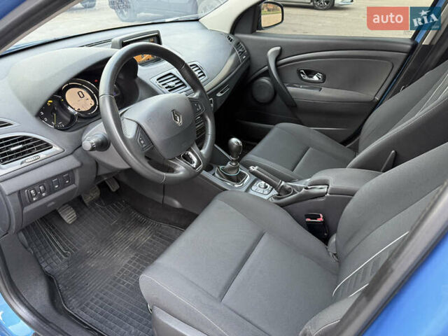 Синий Рено Меган, объемом двигателя 1.46 л и пробегом 196 тыс. км за 8000 $, фото 13 на Automoto.ua