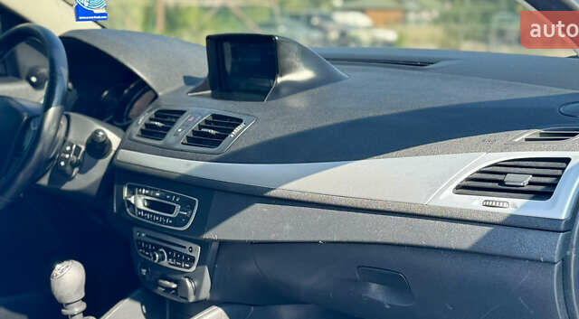 Синий Рено Меган, объемом двигателя 1.6 л и пробегом 279 тыс. км за 8650 $, фото 12 на Automoto.ua