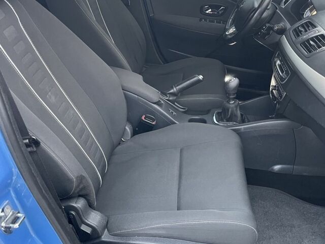 Синій Рено Меган, об'ємом двигуна 1.6 л та пробігом 280 тис. км за 7950 $, фото 16 на Automoto.ua