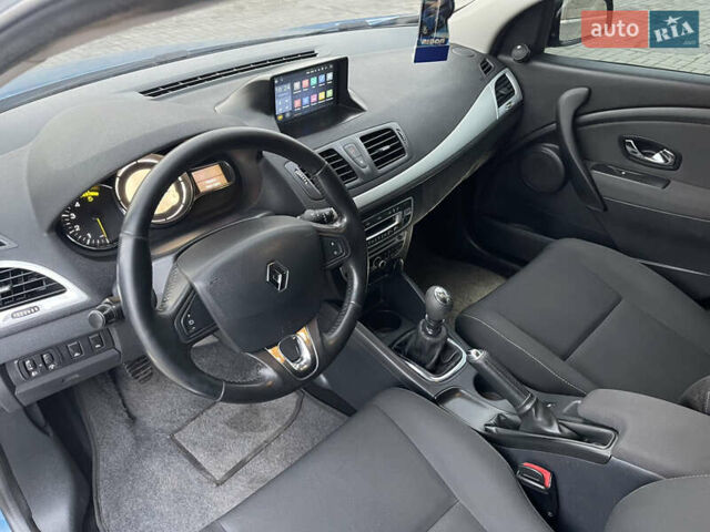 Синій Рено Меган, об'ємом двигуна 1.6 л та пробігом 280 тис. км за 7950 $, фото 17 на Automoto.ua