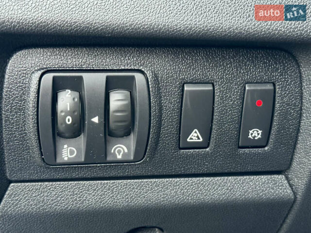 Синий Рено Меган, объемом двигателя 1.5 л и пробегом 194 тыс. км за 9300 $, фото 29 на Automoto.ua