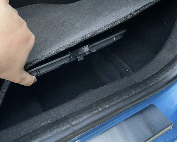 Синий Рено Меган, объемом двигателя 1.6 л и пробегом 279 тыс. км за 8350 $, фото 56 на Automoto.ua