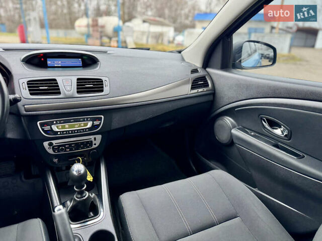 Синий Рено Меган, объемом двигателя 1.5 л и пробегом 194 тыс. км за 9300 $, фото 35 на Automoto.ua