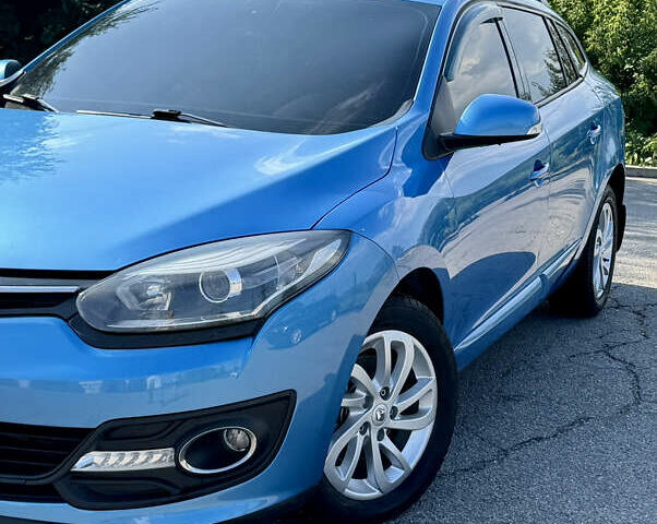 Синий Рено Меган, объемом двигателя 1.6 л и пробегом 279 тыс. км за 8650 $, фото 3 на Automoto.ua