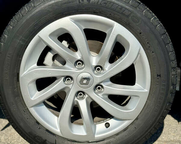 Синий Рено Меган, объемом двигателя 1.6 л и пробегом 279 тыс. км за 8650 $, фото 8 на Automoto.ua